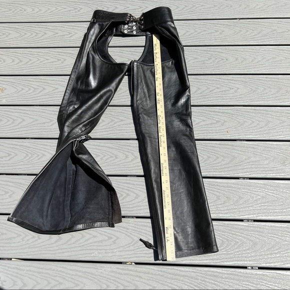 MALE HIDE LEATHERS CHICAGO Motorcycle Riding Chap Leather Snap Front Women’s EUC - Picture 13 of 14